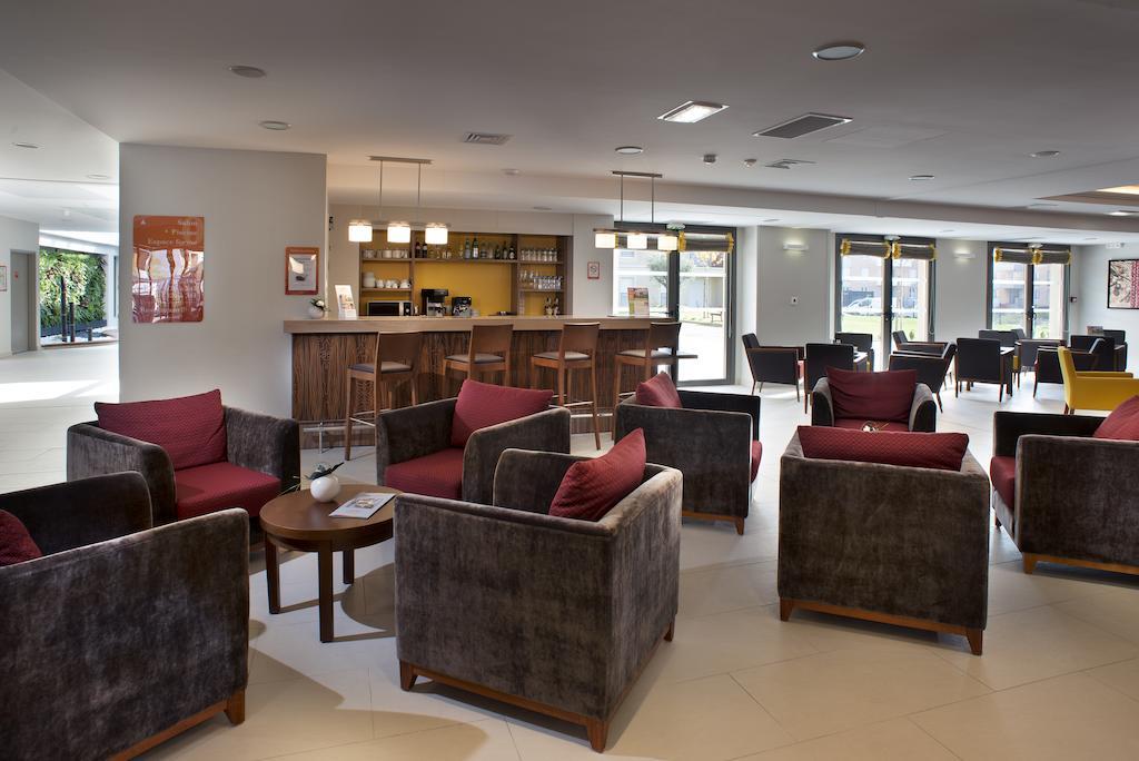Domitys Les Cigales Du Luberon Aparthotel Cavaillon Exterior photo